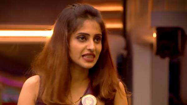 22 வயது பெண்ணை காதலித்தாரா?