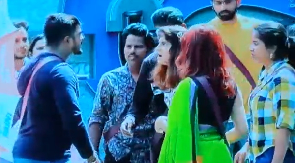 நாகரீக சமுதாயத்தில் பெண்களுக்கு மரியாதை..பிக்பாஸ் வீட்டில் கிடைக்காதா?