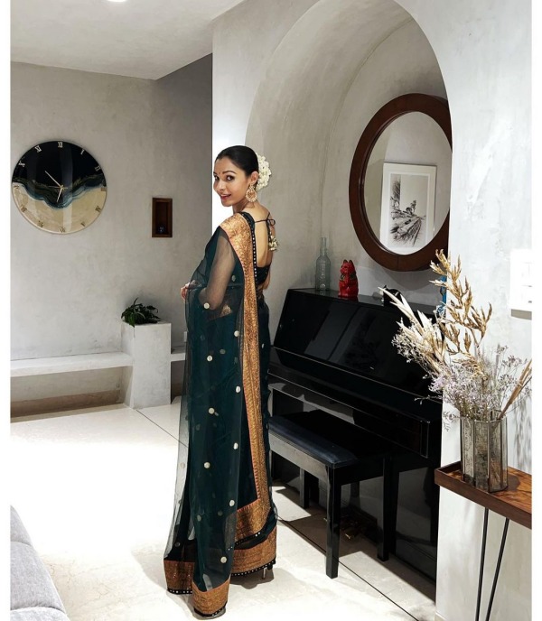 பெண்ணின் மானம் உடையில் இல்லை