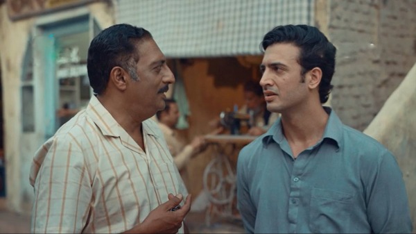 சாதாரண இளைஞரை உளவாளியாக தயார்படுத்தும் பிரகாஷ் ராஜ்