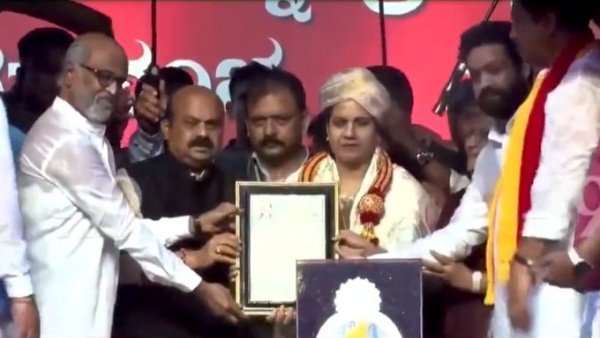 அஸ்வினிக்கு மரியாதை
