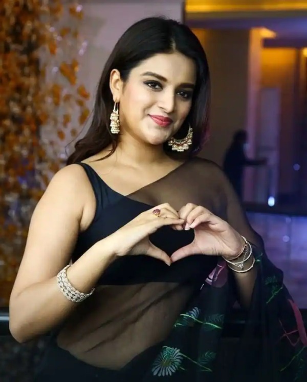 நிதி அகர்வால் ஜோடி