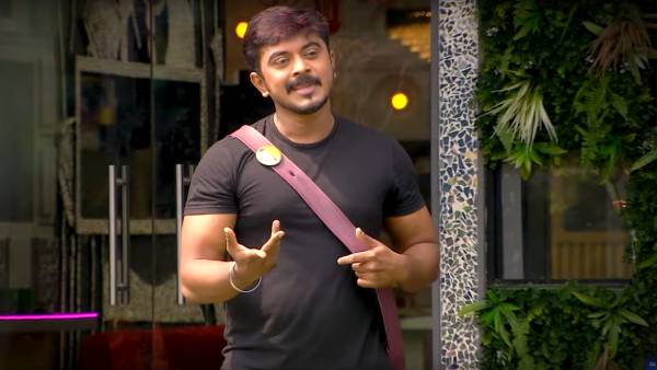 யார் யாரை டார்க்கெட் செய்கிறார்கள்?