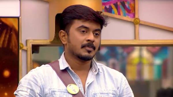 வெளியேறுவது யார்?