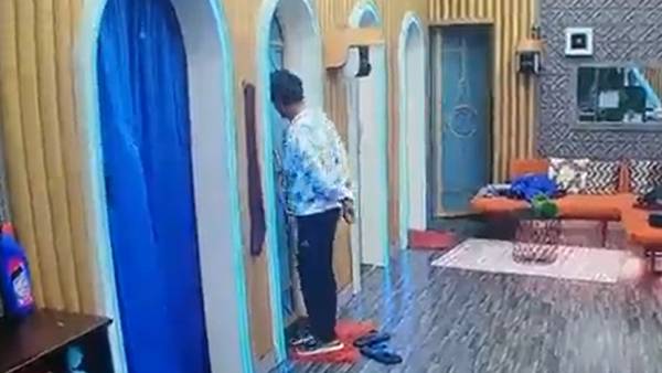 வார்ன் பண்ண பிக்பாஸ்