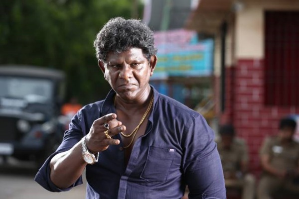 படத்தில் வில்லன் நிஜத்தில் ஹீரோ