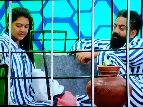 ரச்சிதா எங்கள் நம்பிக்கையை உடைத்துவிட்டாய் புலம்பும் நெட்டிசன்கள்