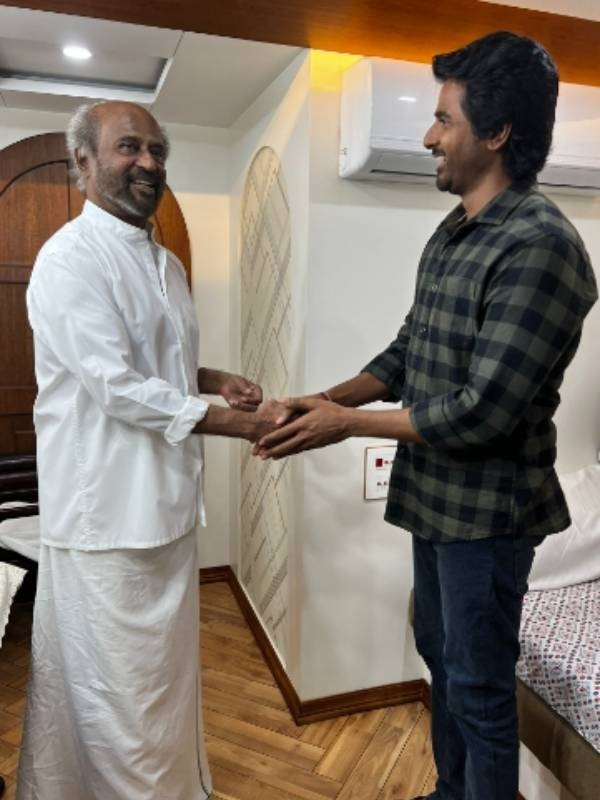 ரஜினியை சந்தித்து வாழ்த்து