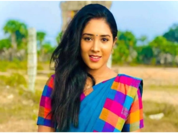 செந்தூரப் பூவே ஸ்ரீநிதி மேனன்