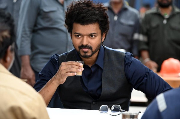 விஜய் கொஞ்சம் அதிகம்
