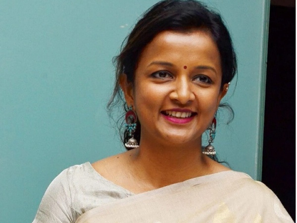 சமூக வலைதளங்களில் ஆக்டிவ்
