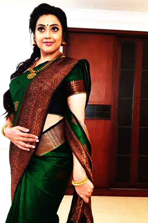 நடிகை மீனா