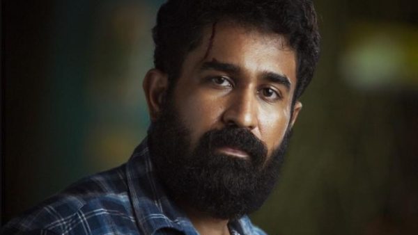 விபத்தில் சிக்கினார்