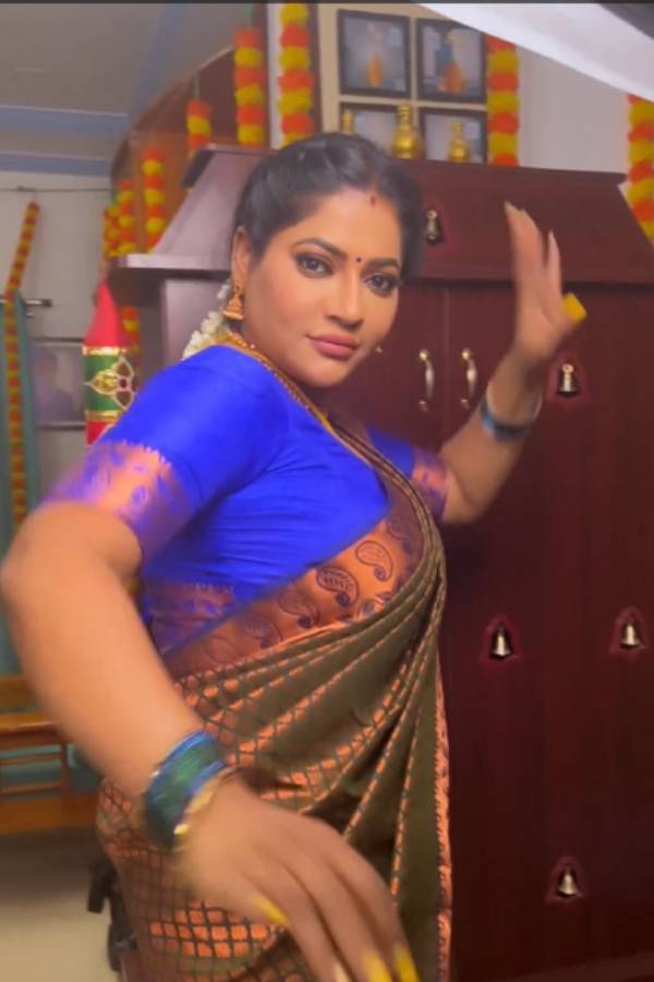 கோபியிடம் சண்டை