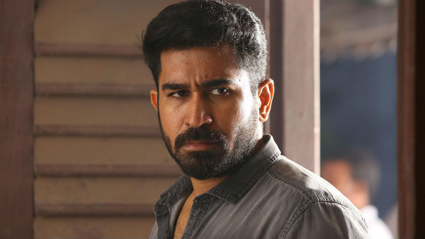 சுயநினைவுடன் இருக்கிறாரா?